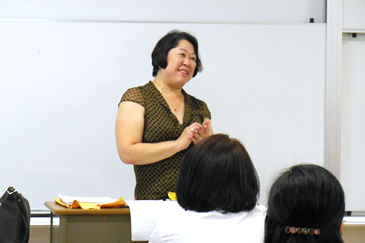 Lecture by Asako Katsumata Takekuma, Associate Professor at the Saint Anthony University